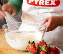 Pyrex Classic Glass Mixing Bowl 3L