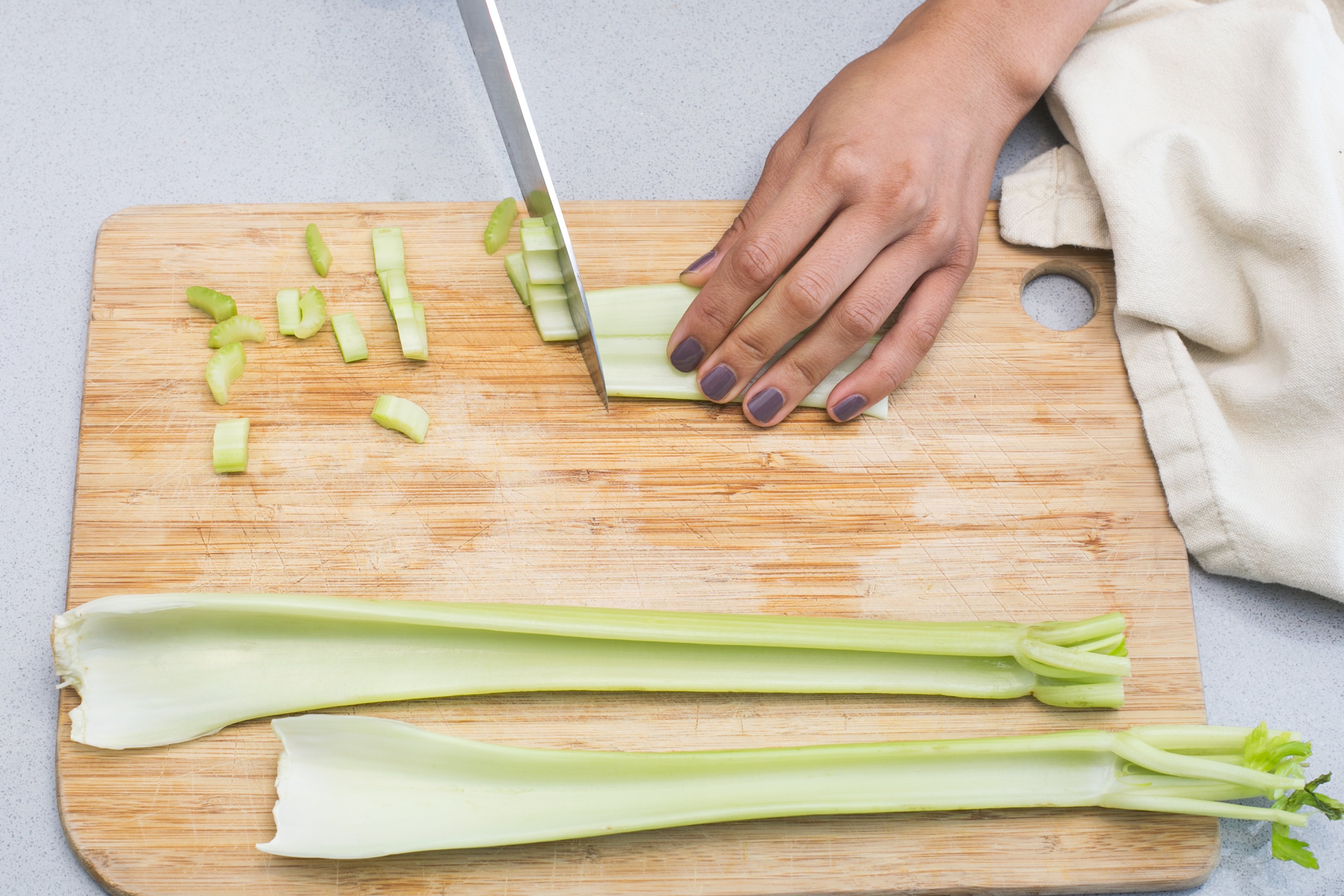 Blog Celery Juicing made easy!